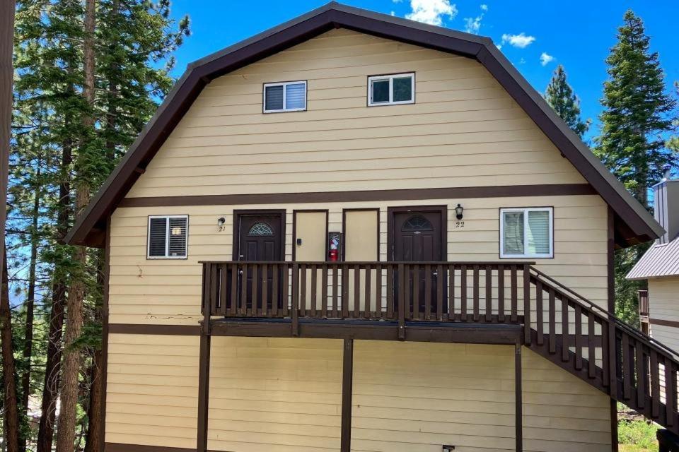 Mammoth View 21 *